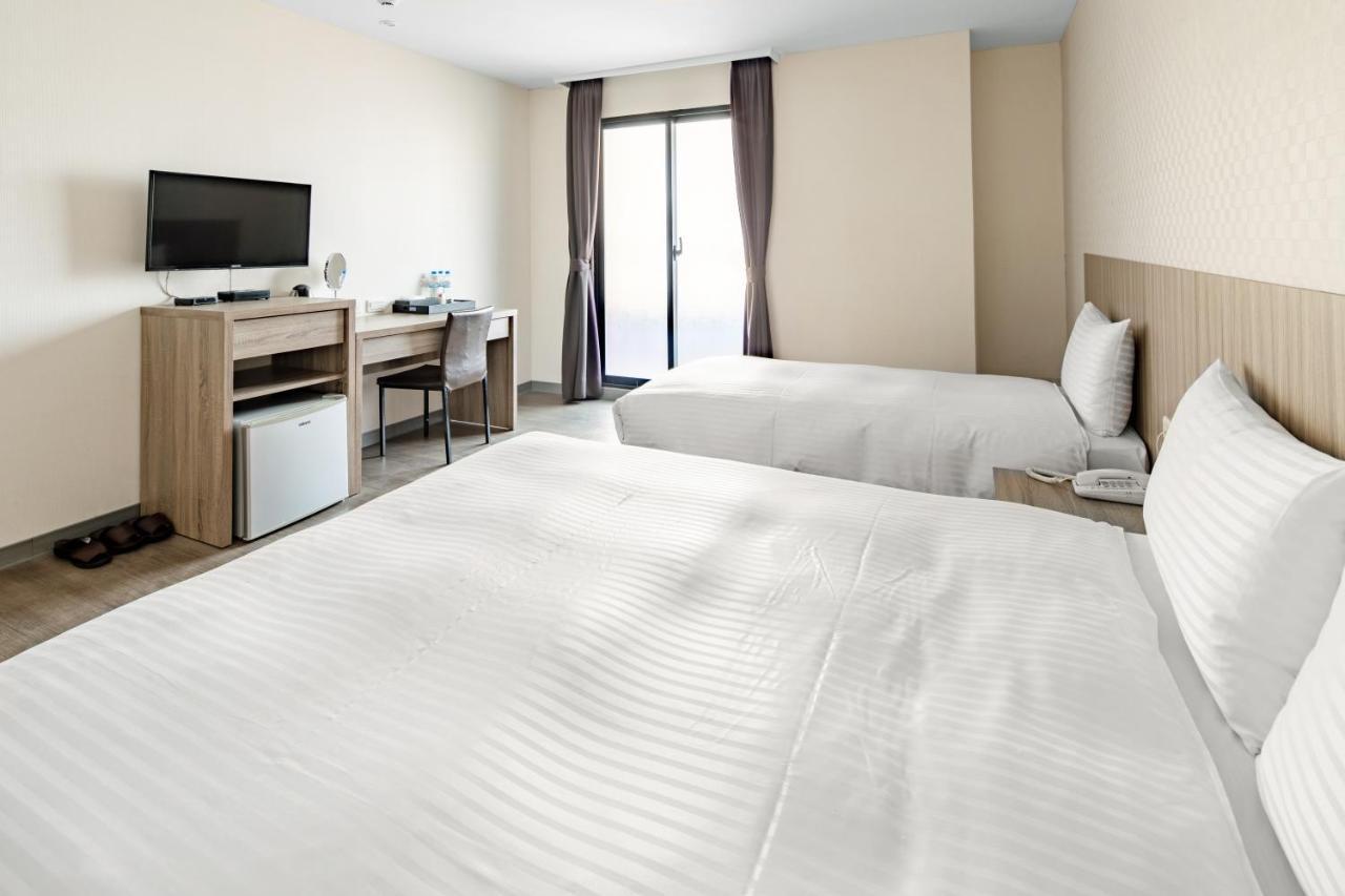 Hotel Brown - Chihkan Branch Tainan Zewnętrze zdjęcie